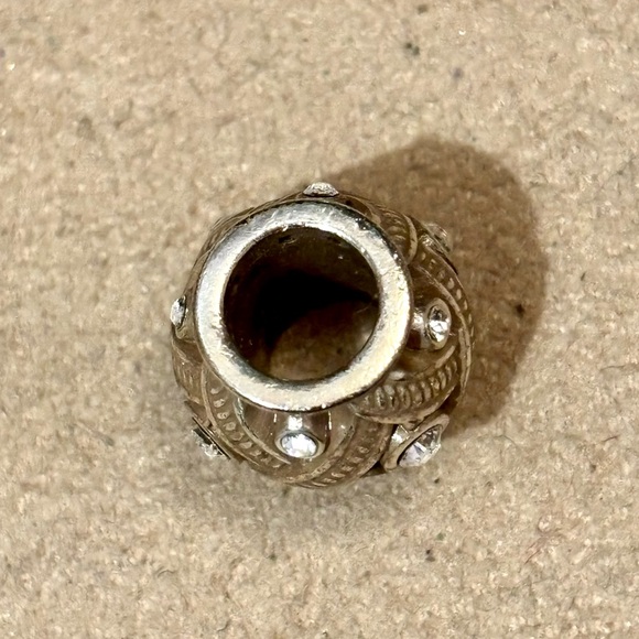 Brighton Lace Bead Lacey criss-cross design with clear crystal accents Retired - Picture 3 of 6